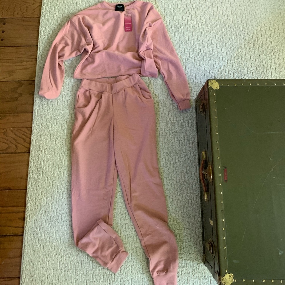 “Nasty gal” jogger set